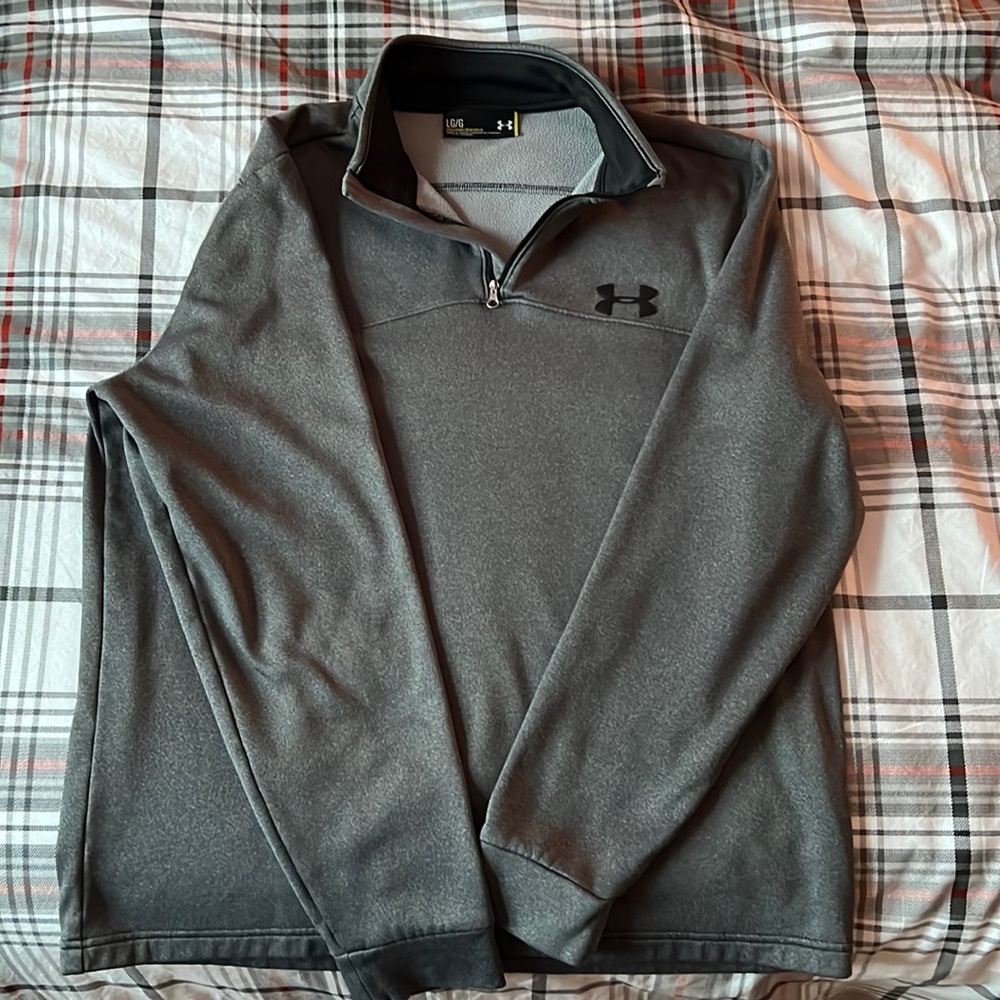 Men's LARGE 1/4 zip.